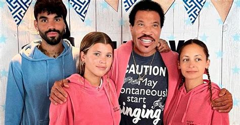 does lionel richie have a biological child|Lionel Richies Kids, Nicole, Sofia, and Miles